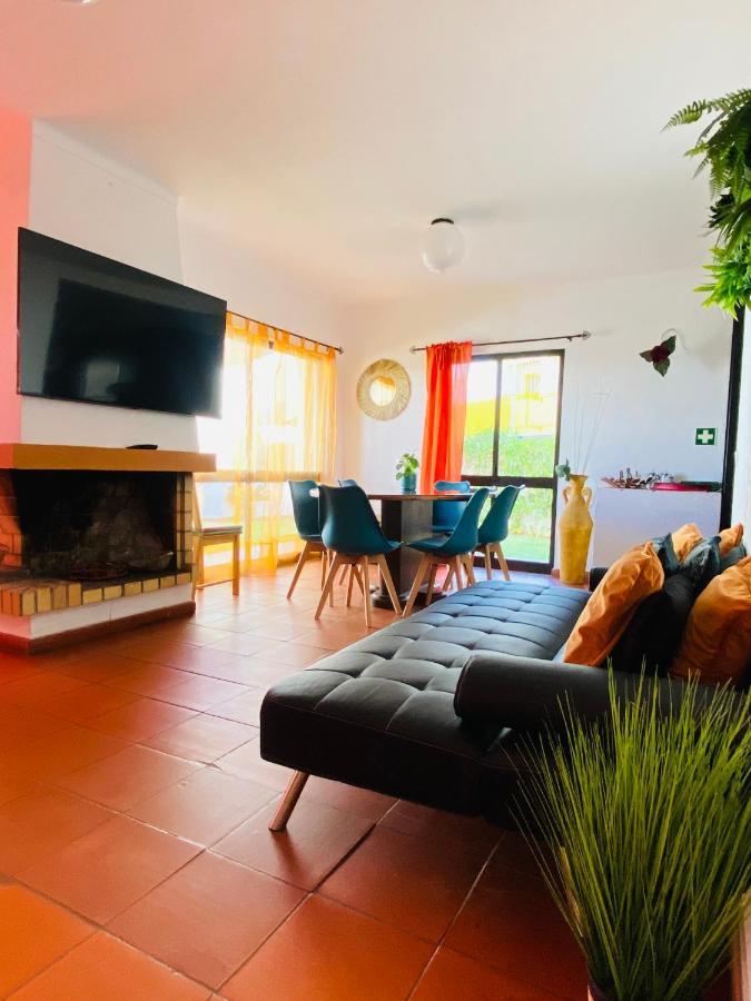 Summer House, Only 2 Minutes To The Beach In Vilamoura! Villa Bagian luar foto