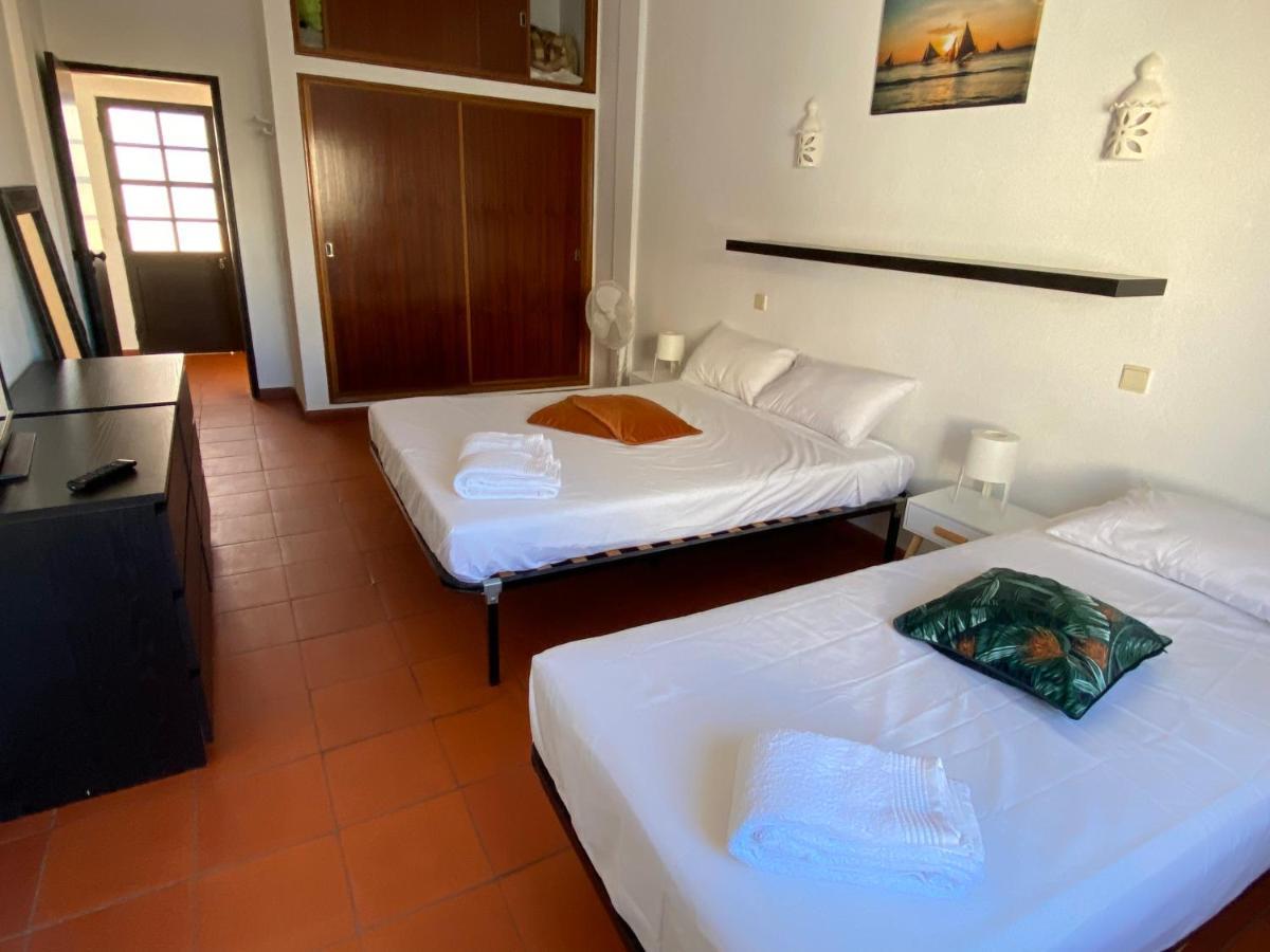 Summer House, Only 2 Minutes To The Beach In Vilamoura! Villa Bagian luar foto