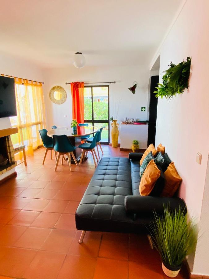 Summer House, Only 2 Minutes To The Beach In Vilamoura! Villa Bagian luar foto