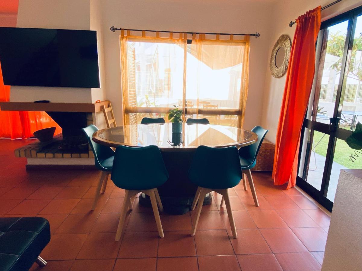 Summer House, Only 2 Minutes To The Beach In Vilamoura! Villa Bagian luar foto