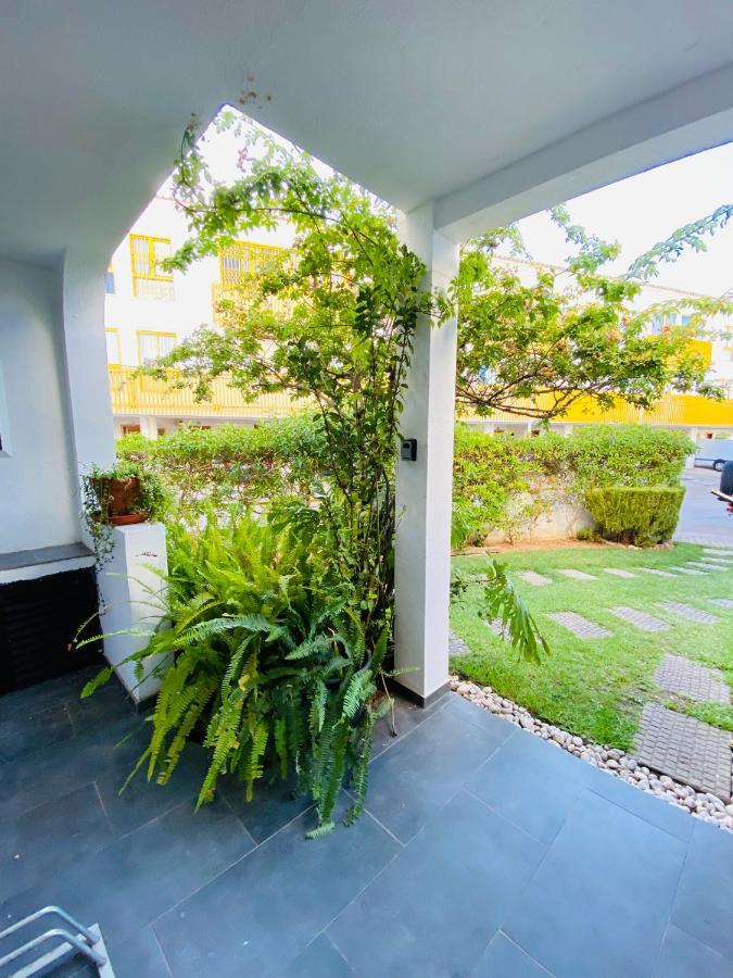 Summer House, Only 2 Minutes To The Beach In Vilamoura! Villa Bagian luar foto
