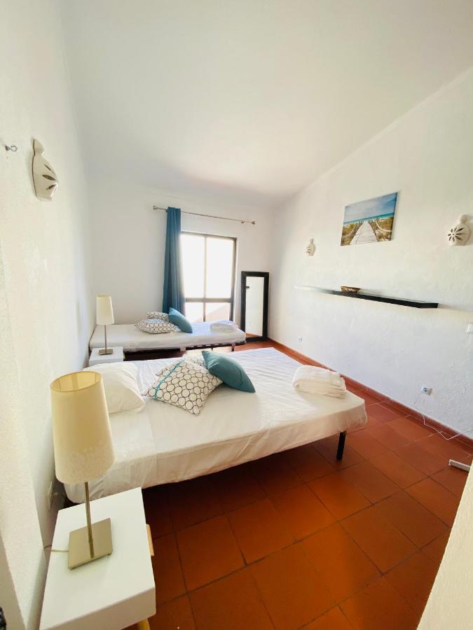 Summer House, Only 2 Minutes To The Beach In Vilamoura! Villa Bagian luar foto